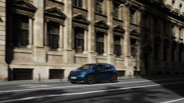 CUPRA Born har tagits väl emot på svenska marknaden med fina försäljningssiffror och goda recensioner i motorpressen.