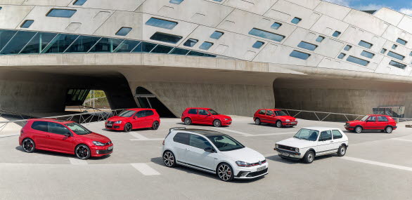 Golf GTI fyller 40 år. Vid det gigantiska födelsedagskalaset på Wörthersee-träffen visar Volkswagen upp samtliga sju generationer av Golf GTI, liksom jubileumsmodellen Golf GTI Clubsport. 