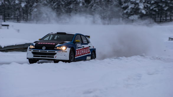 Johan Kristoffersson gjorde allt rätt i Romjulsrally i Elverum. Seger direkt med nya bilen, en VW Polo GTI R5. Foto: SHS Motorfoto