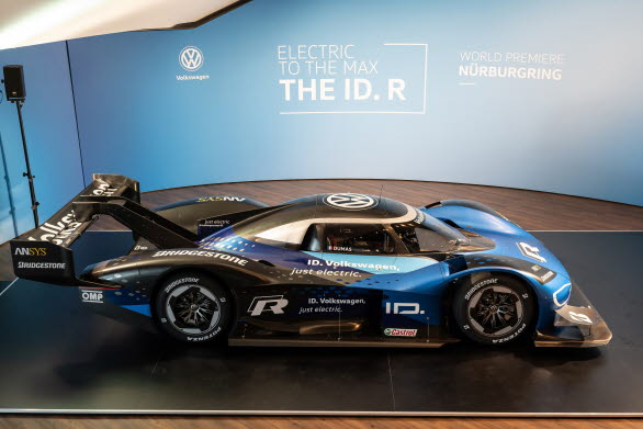 Med nya ID. R siktar Volkswagen på nytt varvrekord på Nürburgring-Nordslingan.