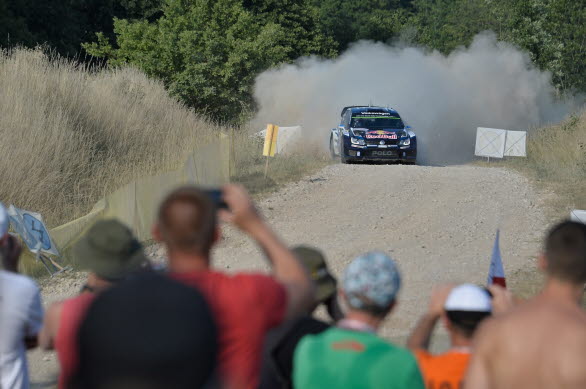 Sébastien Ogier på väg mot sin femte seger för säsongen.