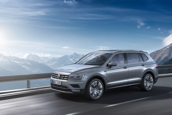 Tiguan Allspace är nu beställningsbar − en rymlig familjebil med 109 mm längre hjulbas och yttermått som växt 215 mm på längden jämfört med vanliga Tiguan. 