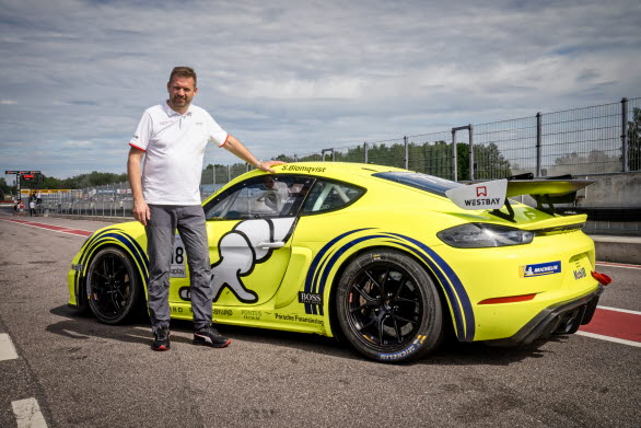 – Vi har en brinnande passion för racing och fortsätter att satsa hårt på svensk och skandinavisk motorsport, säger Raine Wermelin, Direktör, Porsche Sverige. Porsche Sprint Challenge Scandinavia är vår plantskola för nästa generation elitförare. Serien erbjuder samtidigt en spännande väg in i den seriösa racingvärlden för våra mest passionerade kunder.