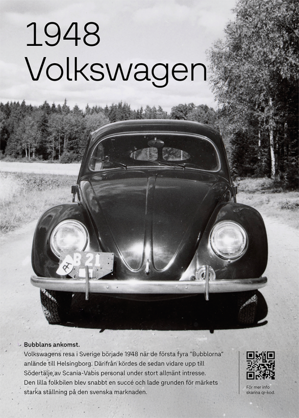 Den historiska utställningen består bland annat av fototapeter med ett unikt material som upphittats i företagets arkiv. Varje milstolpe har fått en ljuslåda med tillhörande filmsnutt. Allt material finns också utlagt på sajten vwgroup.se.