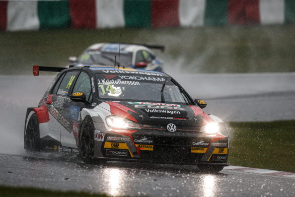 Johan Kristoffersson får köra i mörker när WTCR avslutas i Malaysia, kanske också i regn.