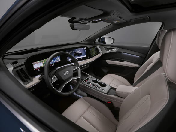 Nydesignad förarmiljö och passagerardisplay som tillval