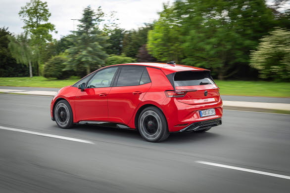 GTI-läget: Med en knapptryckning ställs alla driv- och chassiparametrar in för maximal sportighet.