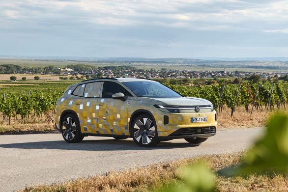Nya ID. Tiguan i kamouflerad version. Världspremiären sker den 9 oktober.
