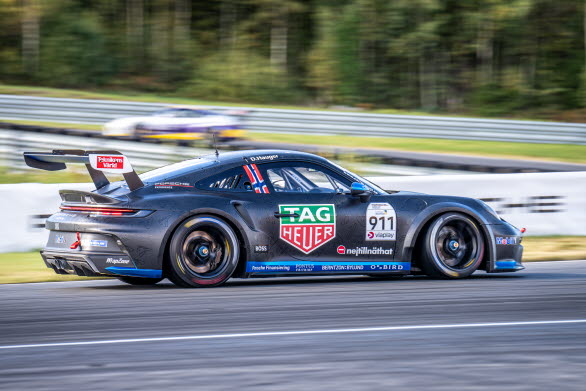 I Porsche Carrera Cup Scandinavia kör samtliga förare senaste generationen Porsche 911 GT3 Cup, en fabriksbygd racerbil med bakmonterad boxermotor på 510 hk i kombination med avsaknad av ABS och andra hjälpsystem.