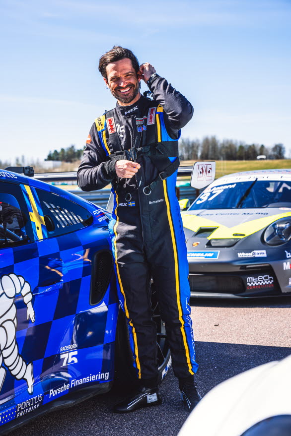 Prins Carl Philip, Porsche Experience Racing, laddar för sin elfte säsongspremiär i Porsche Carrera Cup Scandinavia. Med 103 starter är han den förare i årets fält som har störst erfarenhet av mästerskapet.