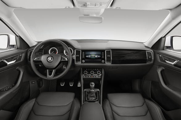 Interiören i SKODA Kodiaq är stilren och erbjuder en rad nya komfort- och assistanssystem. 