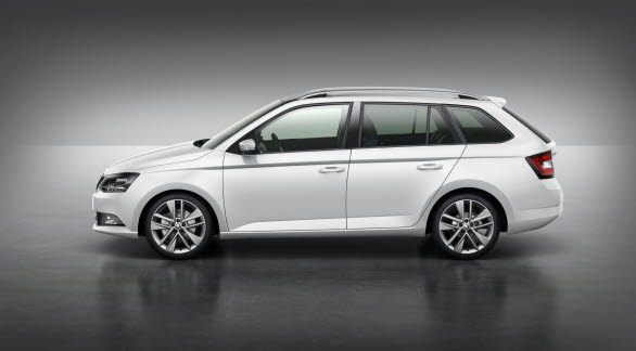 Nya SKODA Fabia Combi från sidan