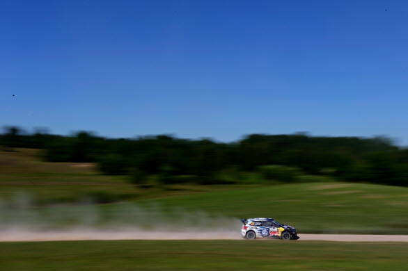 Jari-Matti Latvala trivx bra i öppna landskap och siktar på en pallplats i Rally Poland.