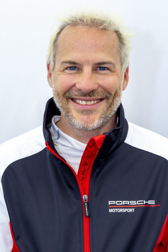 1997 Formula 1 world champion Jacques Villeneuve will be driving Porsche Sweden's guest car at the Gelleråsen Arena - as number 97.