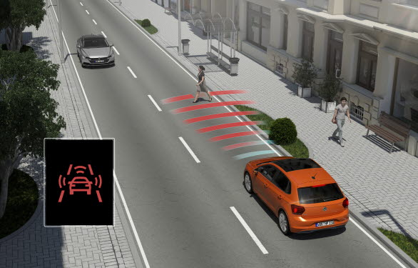 Nya Polo med närområdesövervakningssystemet Front Assist inklusive City Emergency Brake (autobroms) och Pedestrian Monitoring (fotgängarigenkänning) som standard.