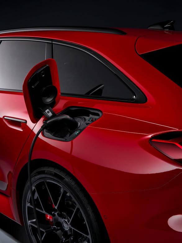 Audi RS 5 laddbar med upp till 8 mils räckvidd enligt WLTP