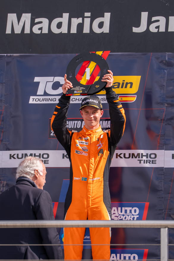 Viktor Andersson vann sin första tävling med CUPRA Leon VZ TCR i TCR Spain. I helgen är det premiär för TCR Europe där målet är att upprepa succén.