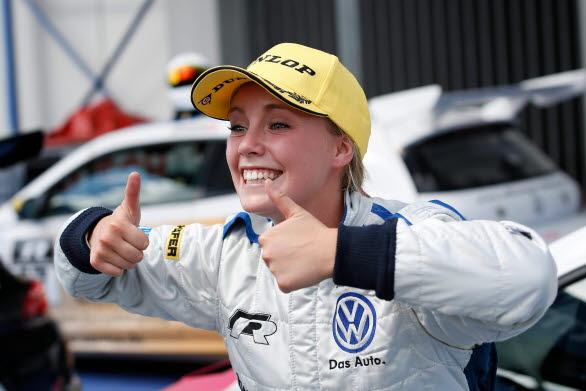 Mikaela Åhlin-Kottulinsky tävlar tillsammans med svenskarna Victor Bouveng och Simon Larsson i Scirocco R-Cup under 2014.