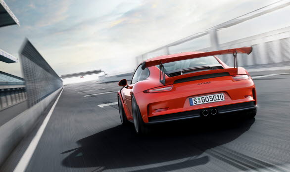 Den stora vingen bak antyder att Porsche 911 GT3 RS också hör hemma på bana.
