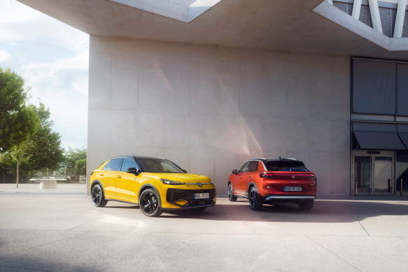 I Sverige kommer nya T-Roc att erbjudas i utrustningsversionerna R-Line och Life.
