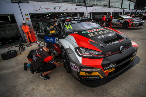 Johan Kristoffersson inledde WTCR-säsongen försiktigt, men har hört till toppskiktet under andra halvan.