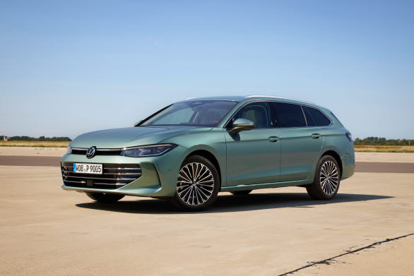 Bland de tekniska höjdpunkterna finns två helt nya laddhybrider (eHybrid) med en systemeffekt på 204 hk och 272 hk.