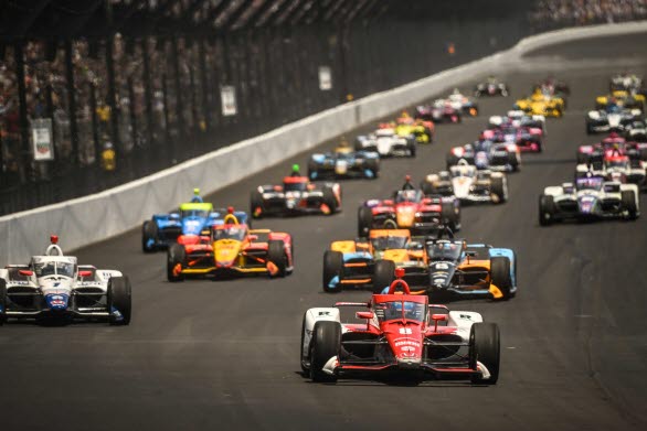 Marcus Ericsson skrev tidigare i år in sig i historieböckerna som vinnare av ovalklassikern Indy 500. Nu meddelar Indycar-föraren att han kommer till start som gästförare i finalen av Porsche Carrera Cup Scandinavia. Foto: Chip Ganassi Racing