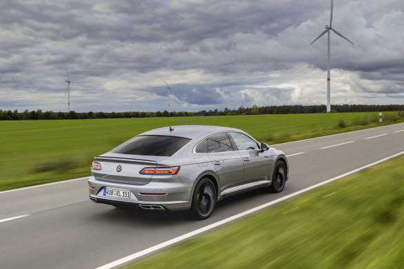 Sedan tidigare erbjuds dieselalternativet TDI 200 hk.
