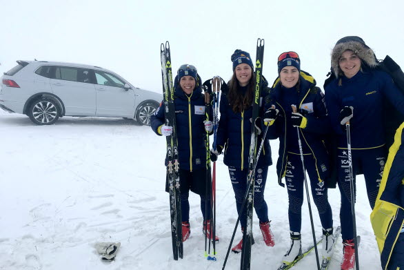 Även denna säsong har Volkswagen och svenska längdlandslaget spelat in en reklamfilm tillsammans. Från vänster: Charlotte Kalla, Anna Dyvik, Ebba Andersson och Stina Nilsson.