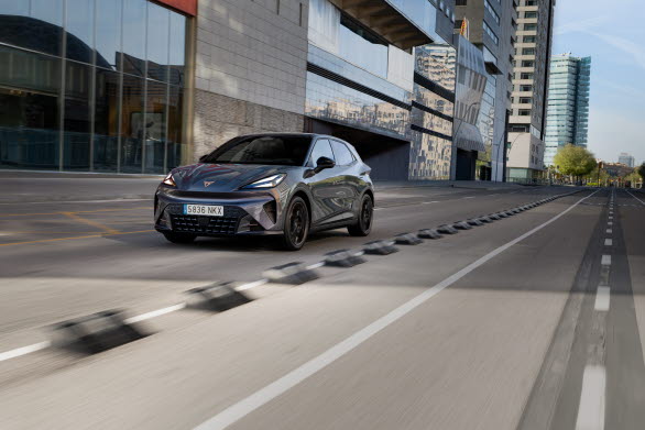 Den nya 99 kW/135 hk starka Plus-modellen utökar CUPRA Ravals modellutbud och introducerar en mellanklassversion av CUPRA:s 100 procent eldrivna stadsbil.