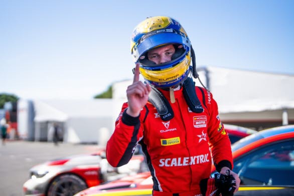 Snabbast på Paul Ricard. Viktor Andersson sätter varvrekord med CUPRA Leon VZ TCR.