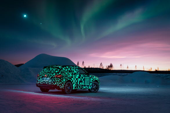 Premium-SUV:ens bak- och frontparti har fått ny design.