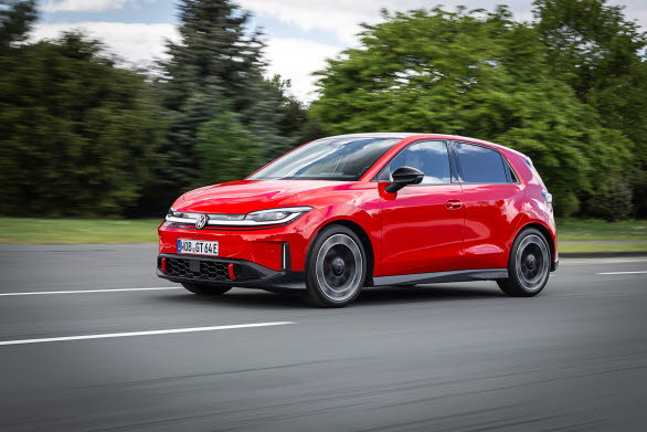 226 hk (166 kW) starka ID. Polo GTI levererar hög kurvdynamik.