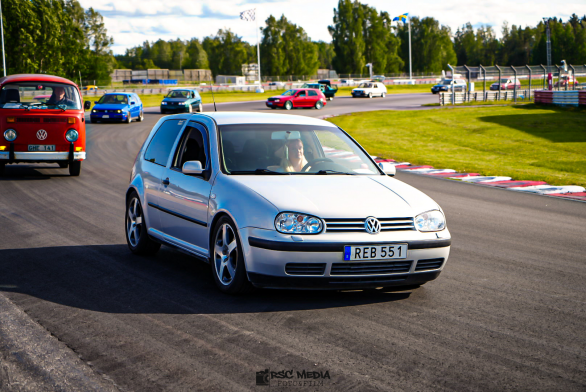 Bug Run bjuder på sedvanlig cruising på Mantorp Park − I år blir det en speciell parad med endast Golf GTI-bilar från alla åtta generationer.