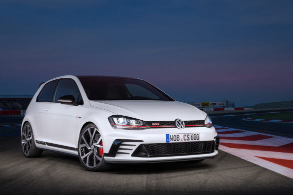 I år fyller ikonen bland sportiga kompaktbilar – Golf GTI – 40 år. Volkswagen firar denna historiska händelse med en extra sportig specialmodell: nya Golf GTI Clubsport. 