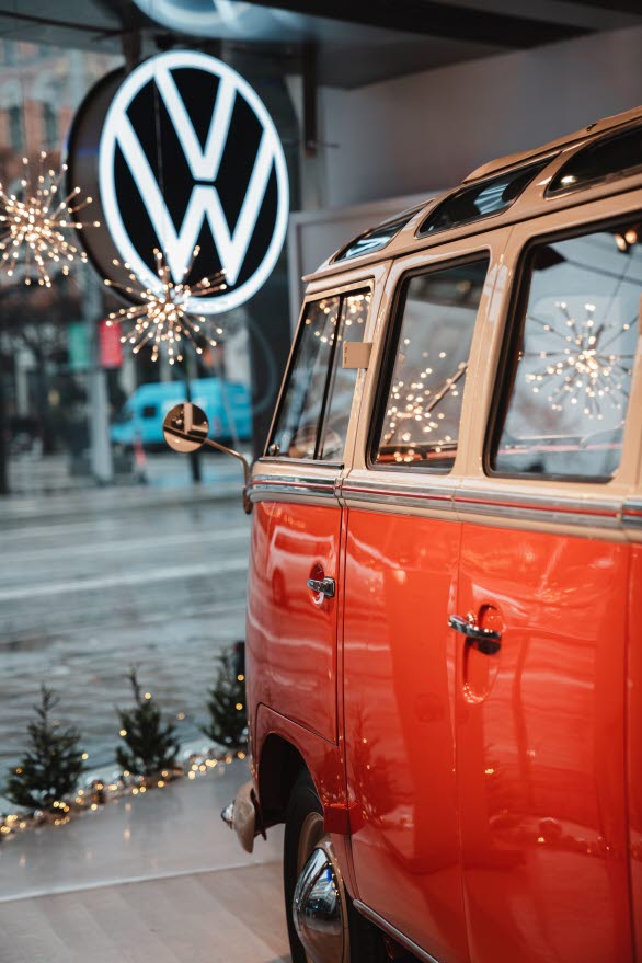 Upplev Volkswagen Transporters 70-åriga historia på Volkswagen Showroom.