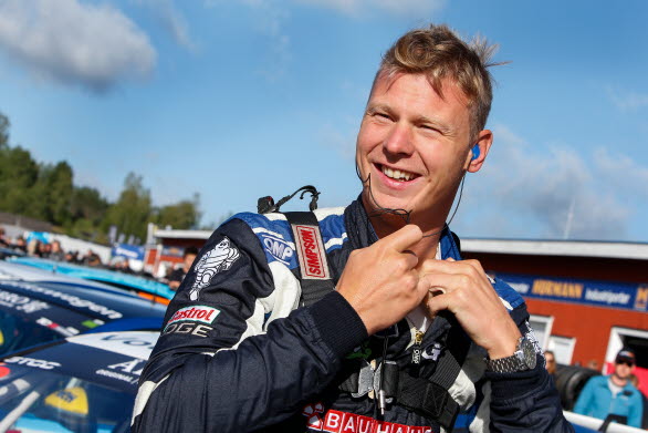 Johan Kristoffersson har blandat sig i titelstriden i STCC igen.