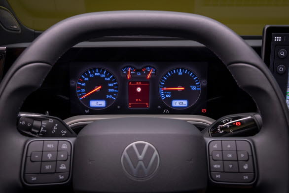 ”Retro”-vyn för Digital Cockpit är standard. Den aktiveras med View-knappen på multifunktionsratten och instrumenten får då utseendet från Golf IV.