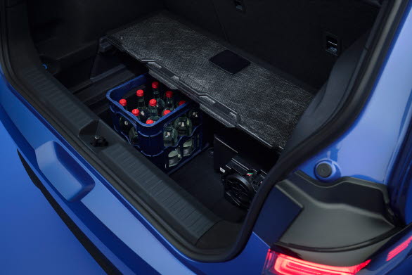 Bagageutrymmesvolymen är hela 441 liter. När baksätesryggstöden är nedfällda ökar lastvolymen till 1 240 liter.