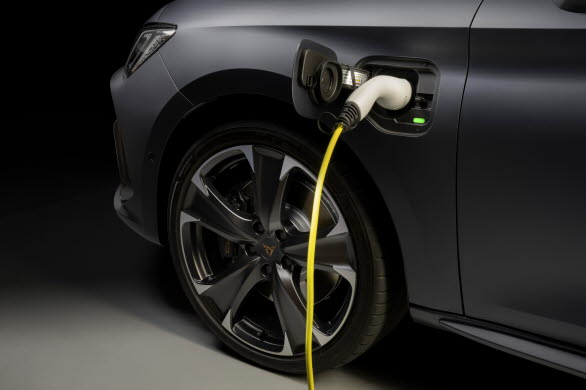 SEAT och CUPRA erbjuder båda plug-in hybrider i sina modellprogram.