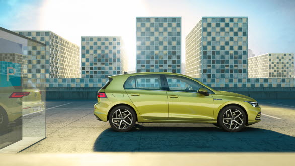 Motorpaletten för nya Golf innehåller såväl bensin-, diesel-, fordonsgas-, mildhybrid- och laddhybriddrivna versioner.