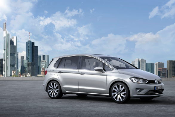 Kompakt- och minivan-världarna smälter samman till en i Volkswagens nya efterföljare till Golf Plus. ”Golf Sportsvan” visar en sportigare prägel samtidigt som den är mycket praktisk i vardagen. 