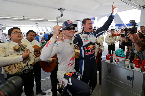 Sébastien Ogier och Julien Ingassia firar tredje segern i rad.