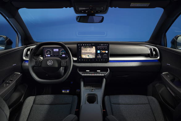 Den rymliga femsitsiga bilen erbjuder hög sittkomfort, tygklädda ytor och som tillval massagesäten, panoramatak och ett premiumljudsystem.