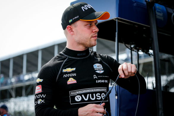 – Det här blir mitt tredje besök i Carrera Cup och det börjar kännas som en fin tradition, säger Felix Rosenqvist. Det är en imponerande nivå på gästförarna som har bjudits in de senaste säsongerna. I år verkar det vara fokus på racers från Indycar, vilket såklart är extra kul!