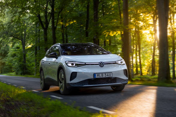 Volkswagen ID.4 är Sveriges populäraste elbil hittills i år.