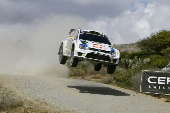 Andreas Mikkelsen flyger fram, men det gäller också att spara på materialet om man ska komma i mål.