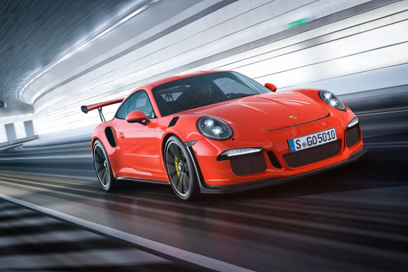 Porsche 911 GT3 RS suddar ut gränsen mellan tävlingsbil och laglig vardagsbil.