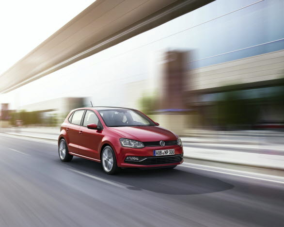 I vår är det premiär för en uppdaterad Polo. De nya motorerna är upp till 21 procent bränsleeffektivare, och de nya infotainment- och säkerhetssystemen sätter ny standard i klassen. 