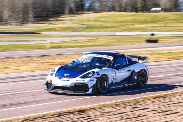 Rutinerade Kasper Søholm är tillbaka i Porsche Sprint Challenge Scandinavia för att försvara sin titel i Masters-klassen.